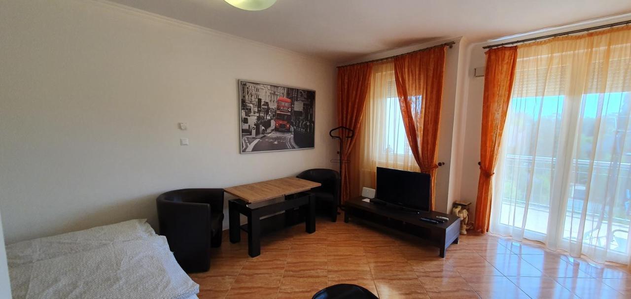 Bazsi Golden Beach Apartman Siofok Exterior photo